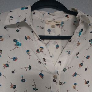 Collared floral blouse